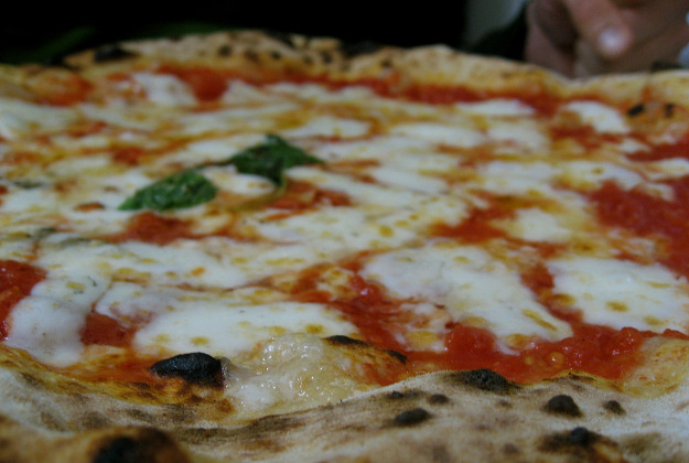 Buenos Aires makes longest pizza for charity.