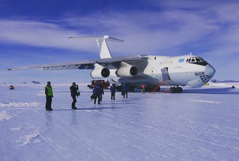 Henry Worsley boarding the flight to Antarctica on Tuesday November 10th