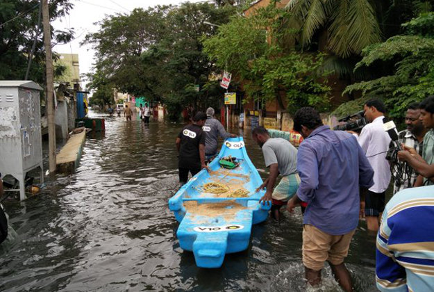 Ola boats helping people caught in Chennai floods