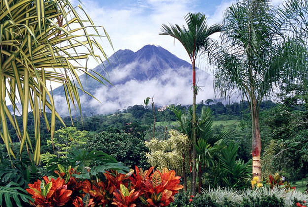 Costa Rica breaks tourism record.